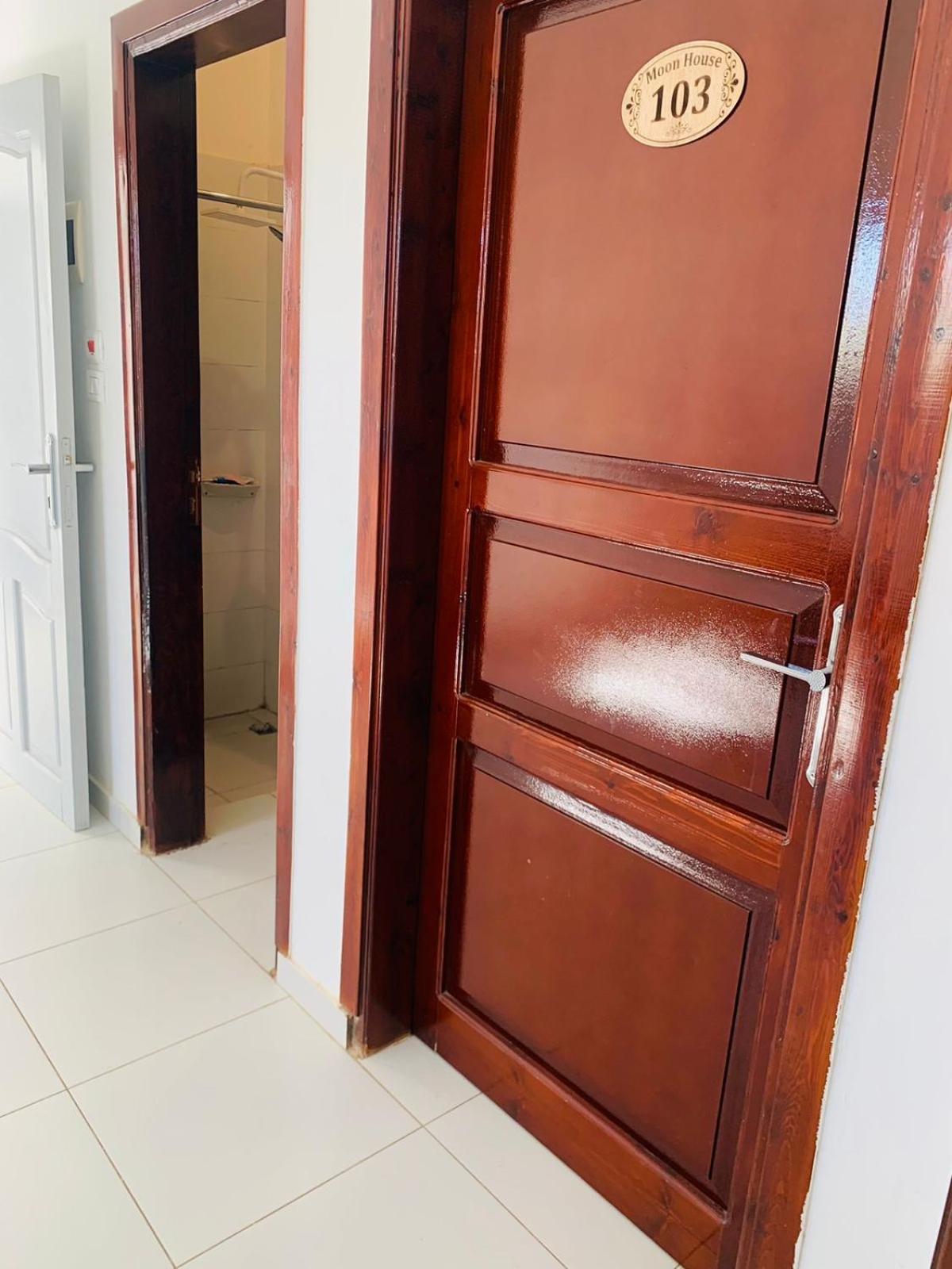 Moon House Of Luxor Apartment Екстериор снимка